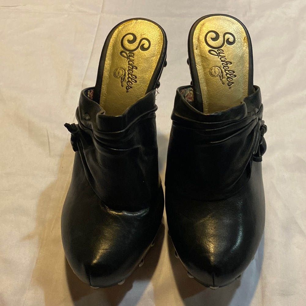 Seychelles heeled clog/mule type shoes no size listed